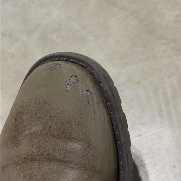 boots - Picture 4 of 6